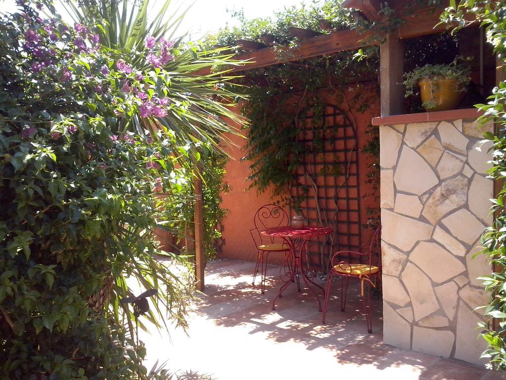 Bed and Breakfast La Gentoliere Pollestres Экстерьер фото