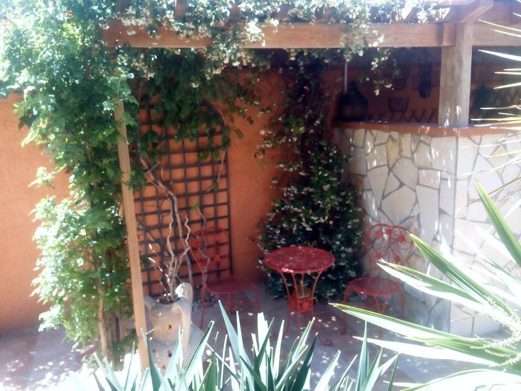 Bed and Breakfast La Gentoliere Pollestres Экстерьер фото
