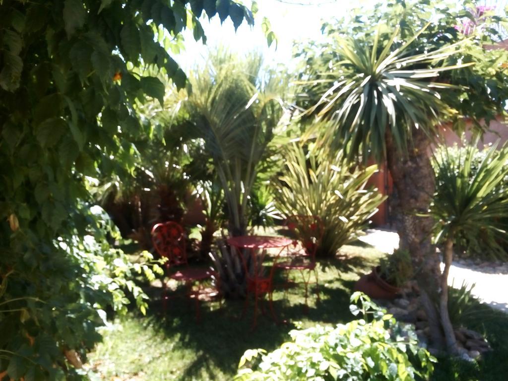 Bed and Breakfast La Gentoliere Pollestres Экстерьер фото